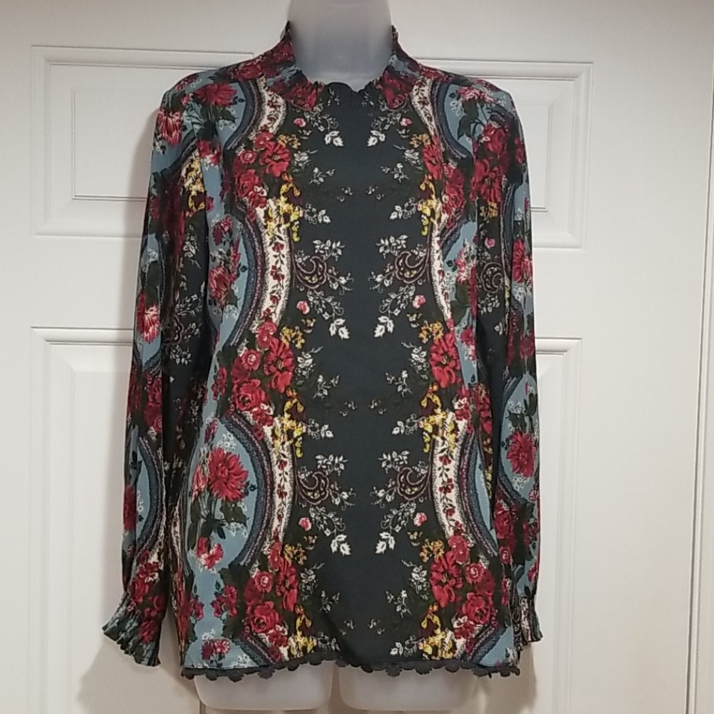 💙 BLOUSE: High neck long-sleeved floral blouse